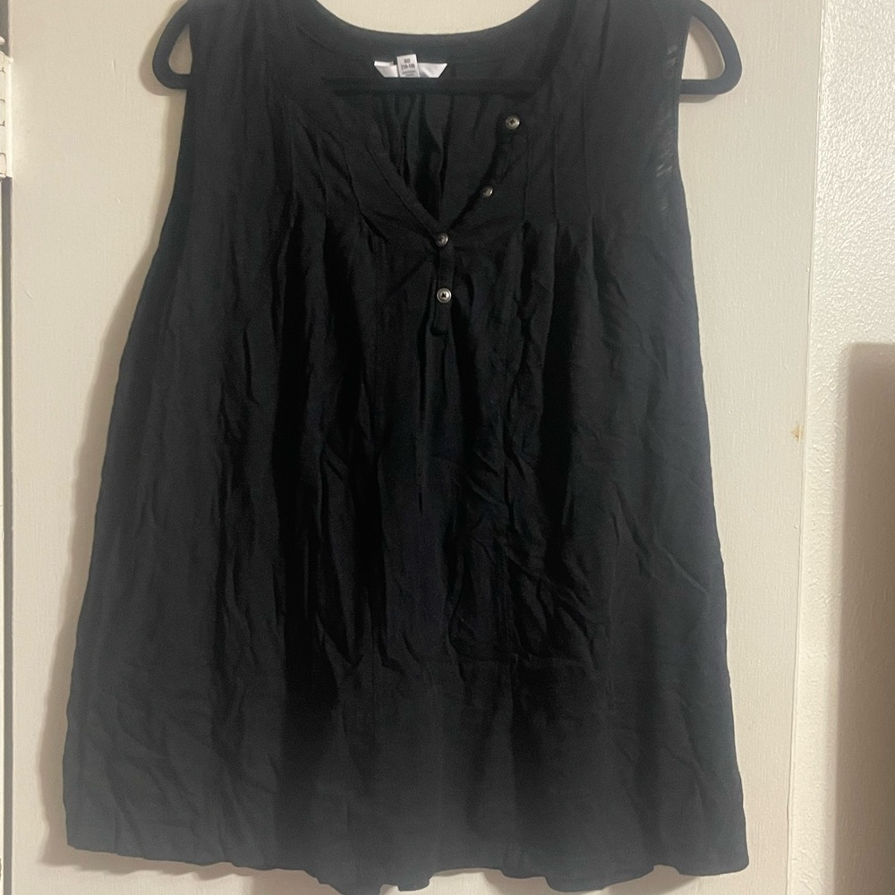 Time and Tru Black Sleeveless Boxy Tank Top